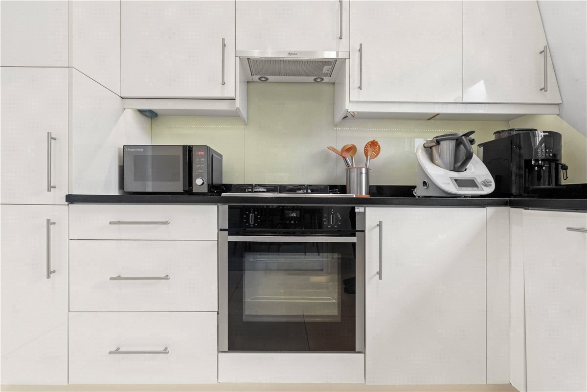 3 bedroom Flat, Addison Road, Holland Park, W14 - Available, Image 8