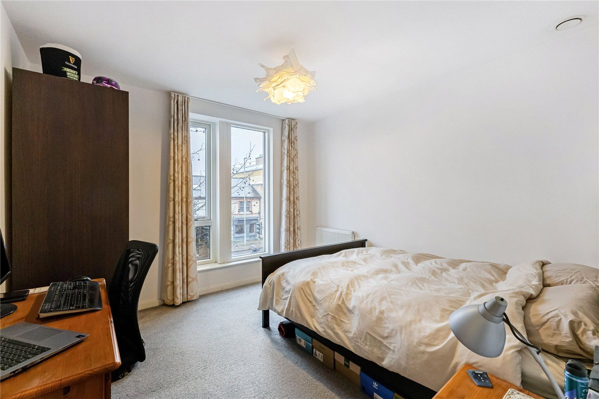 2 bedroom Flat, Hills Road, Cambridge, CB2 - Sold STC, Image 6