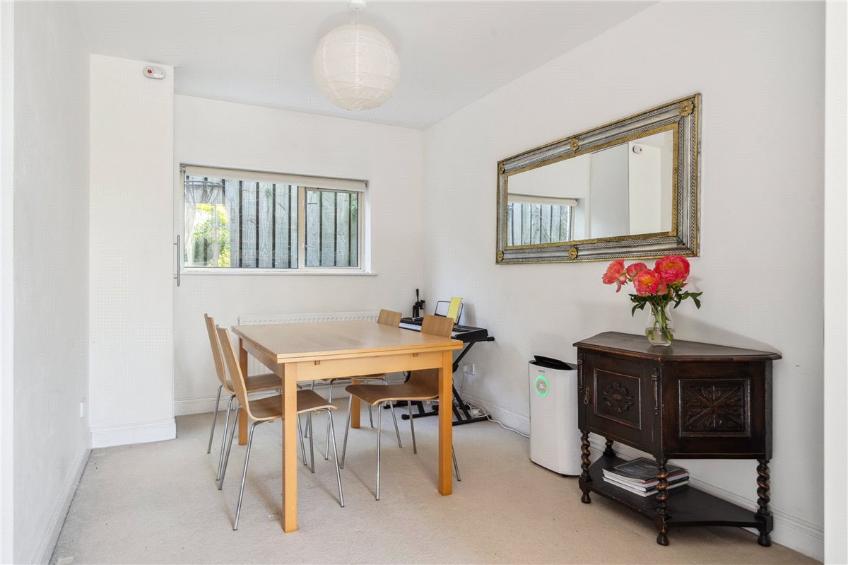2 bedroom House, Linden Court, Holyoake Road, OX3 - Let Agreed, Image 3