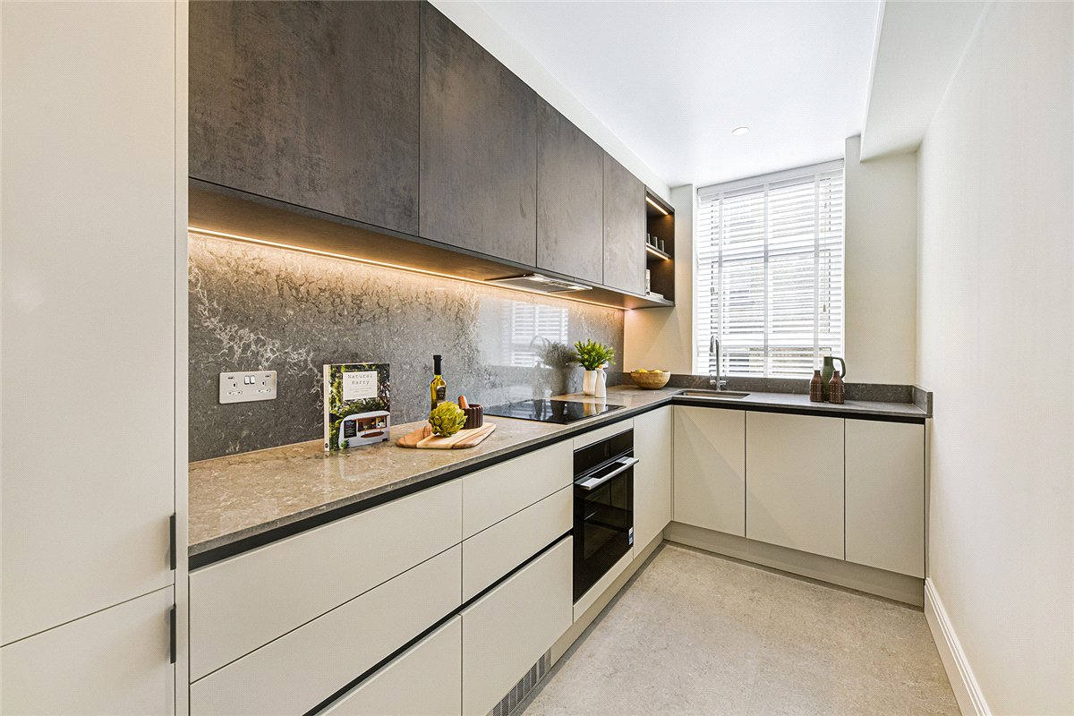2 bedroom Flat, Richmond Court, 200 Sloane Street, SW1X - Available, Image 8