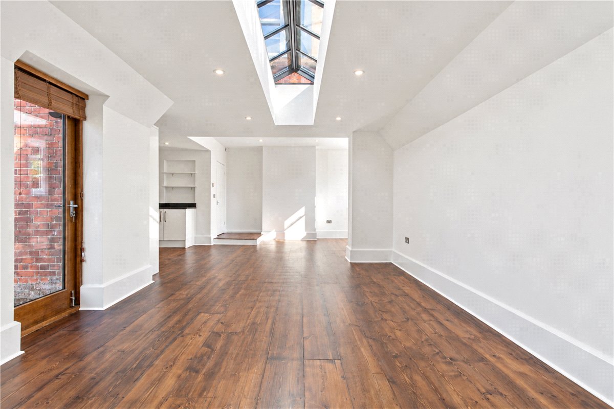 3 bedroom Cottage, Bishops Avenue, London, SW6 - Available, Image 10