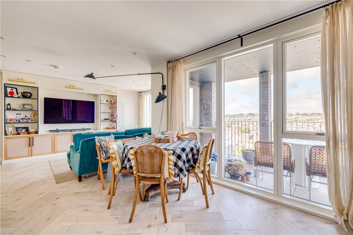 3 bedroom Flat, Ravensbury Terrace, London, SW18 - Available, Image 6
