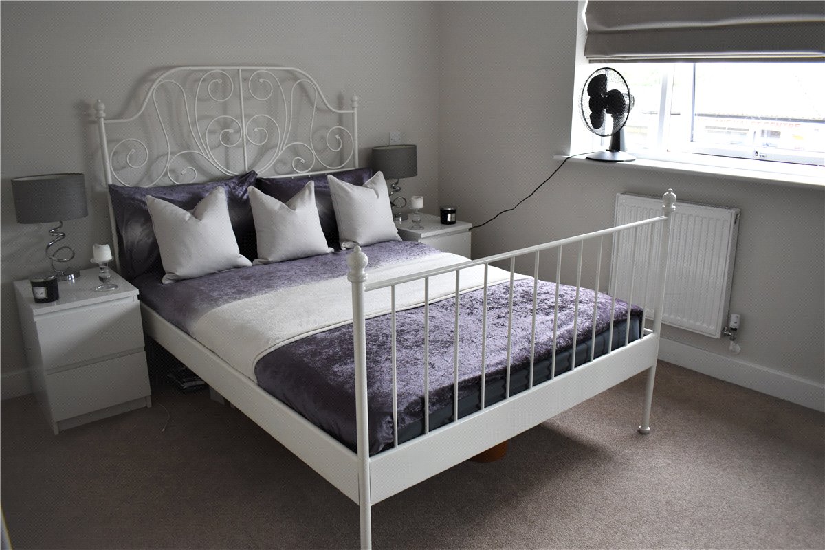 2 bedroom Flat, Steel Close, Newtown Road, RG14 - , Image 4