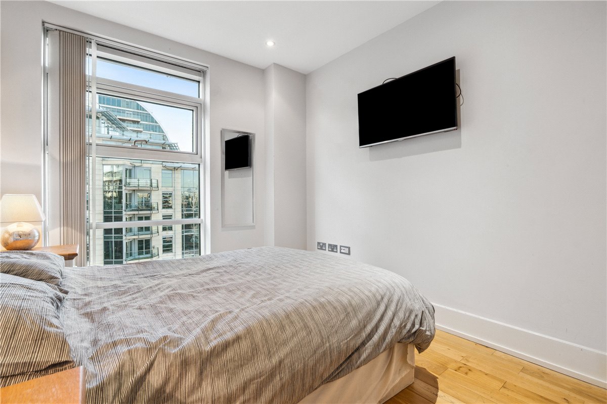3 bedroom Flat, Commodore House, Battersea Reach, SW18 - Sold STC, Image 11