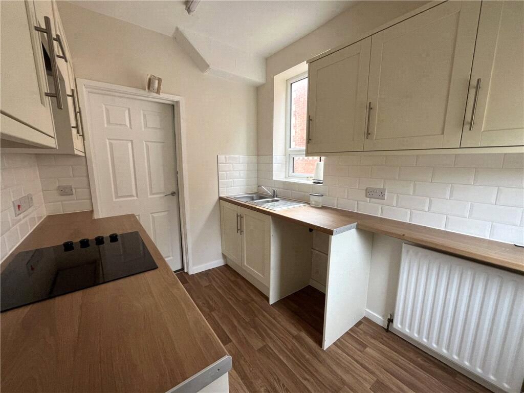 3 bedroom House, Doncaster Road, Mexborough, S64 - Available, Image 3