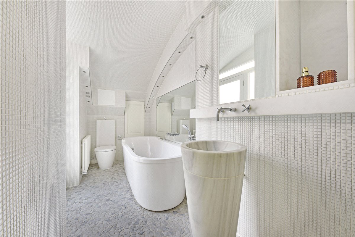 3 bedroom Flat, Rosary Gardens, South Kensington, SW7 - Available, Image 18