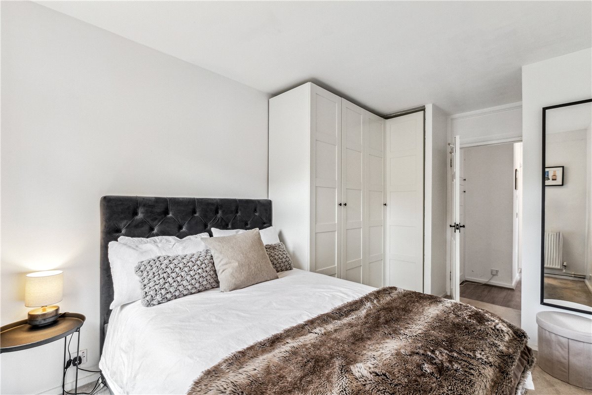 2 bedroom Flat, Bell Drive, London, SW18 - , Image 1