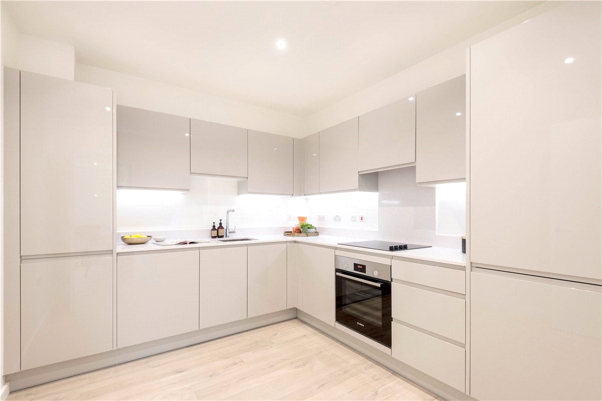 2 bedroom Flat, Heartwell Avenue, London, E16 - 