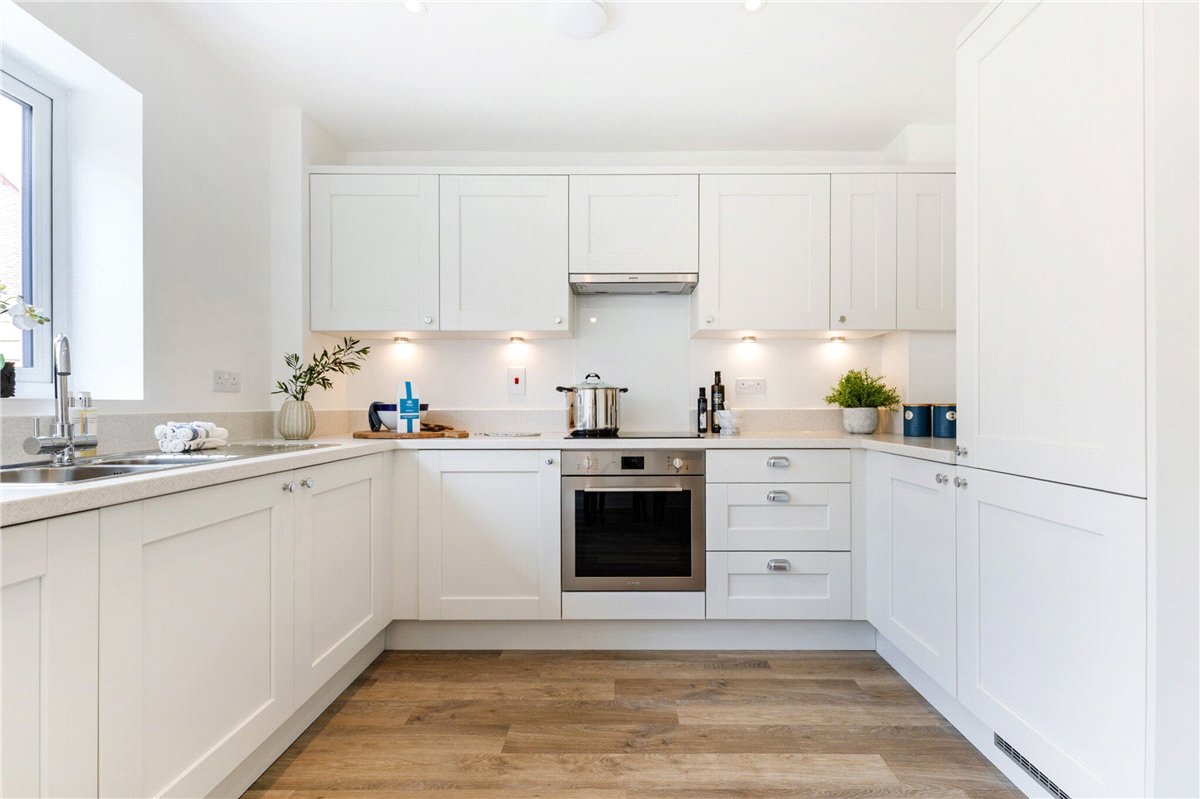2 bedroom House, Princess Gardens, Bishops Green, RG20 - Available, Image 5