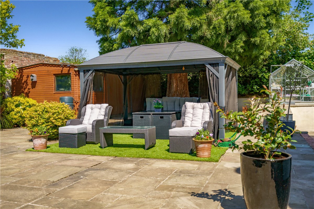 6 bedroom House, York House, Carleton Road, WF8 - Available, Image 9
