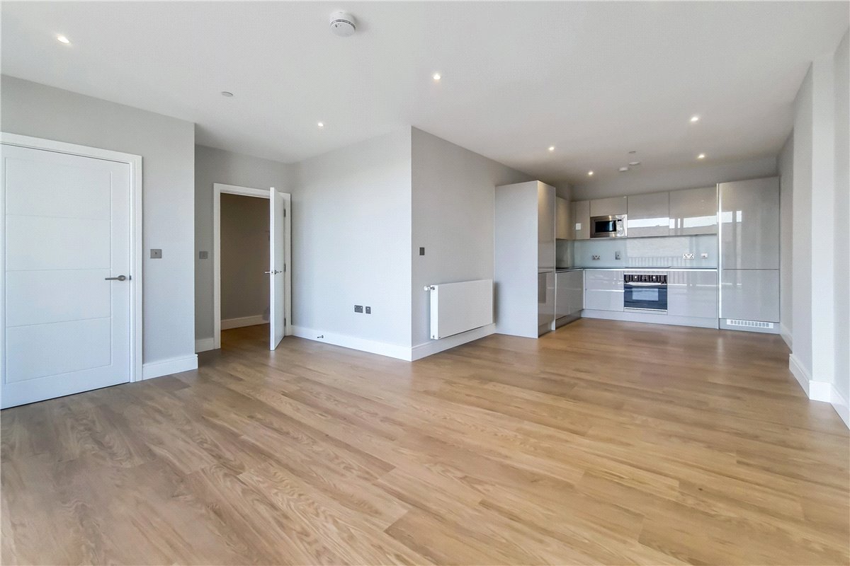 3 bedroom Flat, Greyhound Parade, Wimbledon Grounds, London, SW17 - , Image 11