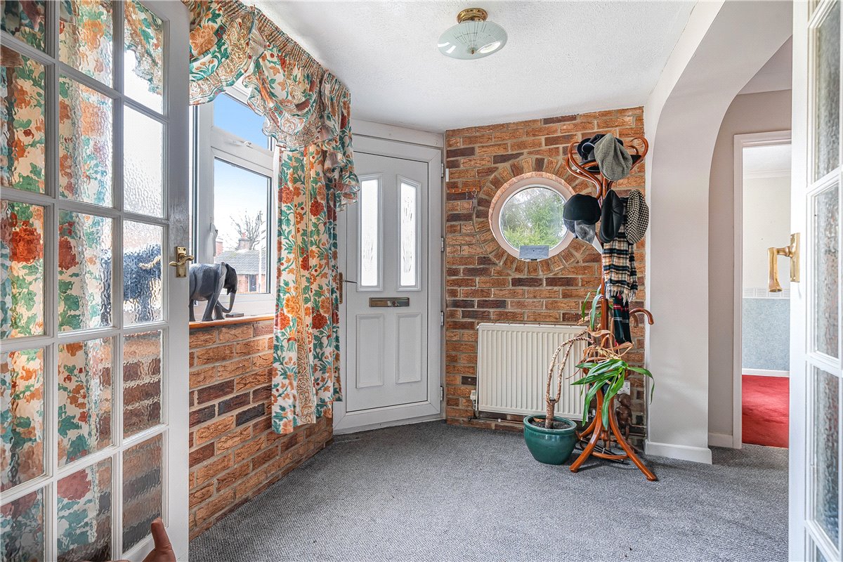 4 bedroom Bungalow, High Street, Burbage, SN83AR - Sold, Image 12
