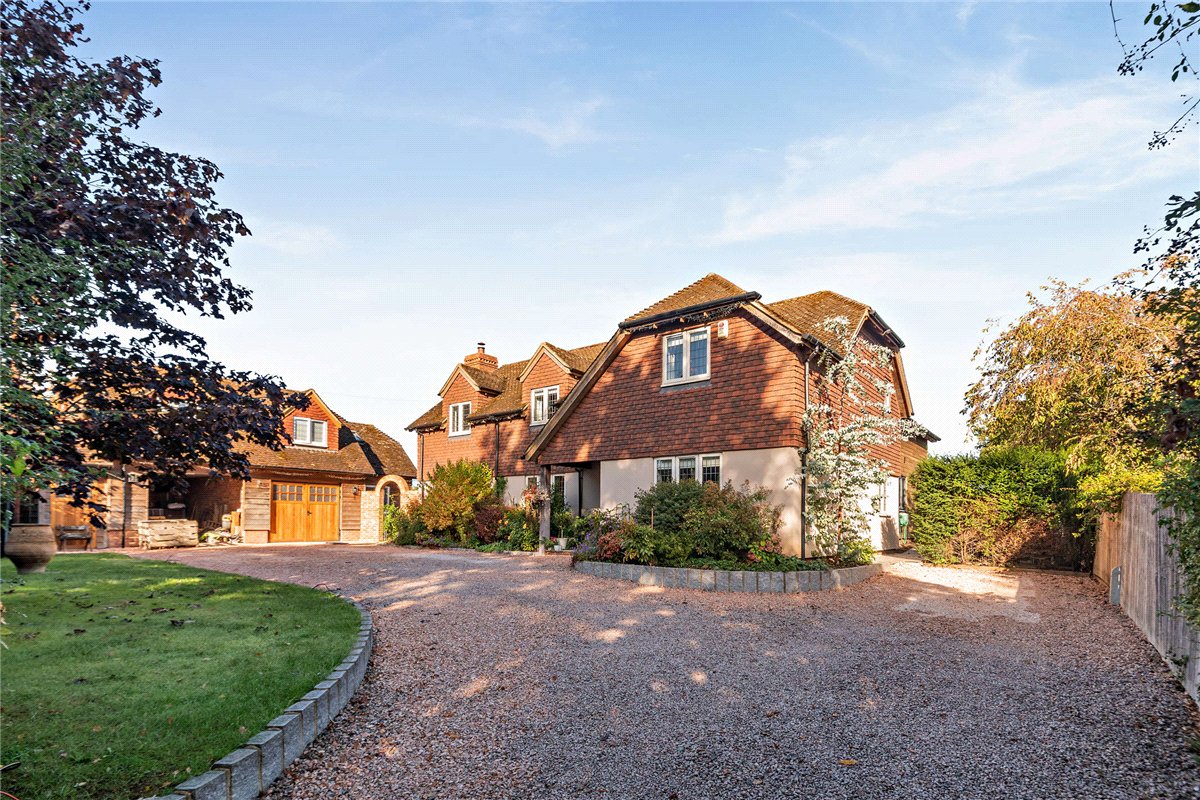 5 bedroom House, Enborne Street, Enborne, RG20 - Available