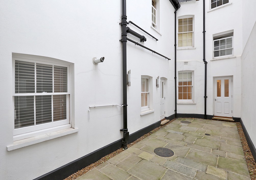 1 bedroom Flat, Manchester Street, Marylebone, W1U - Available, Image 2