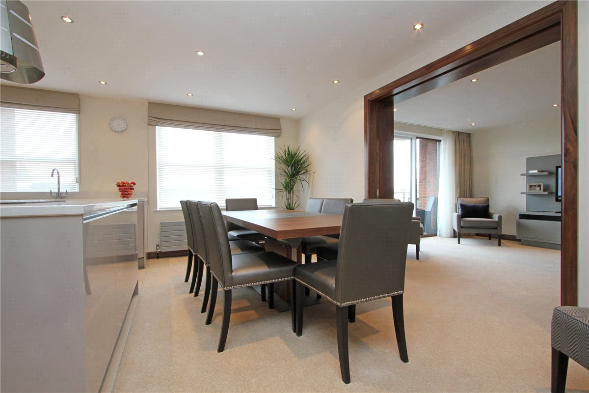 2 bedroom Flat, Kingston House South, Ennismore Gardens, SW7 - Available, Image 9