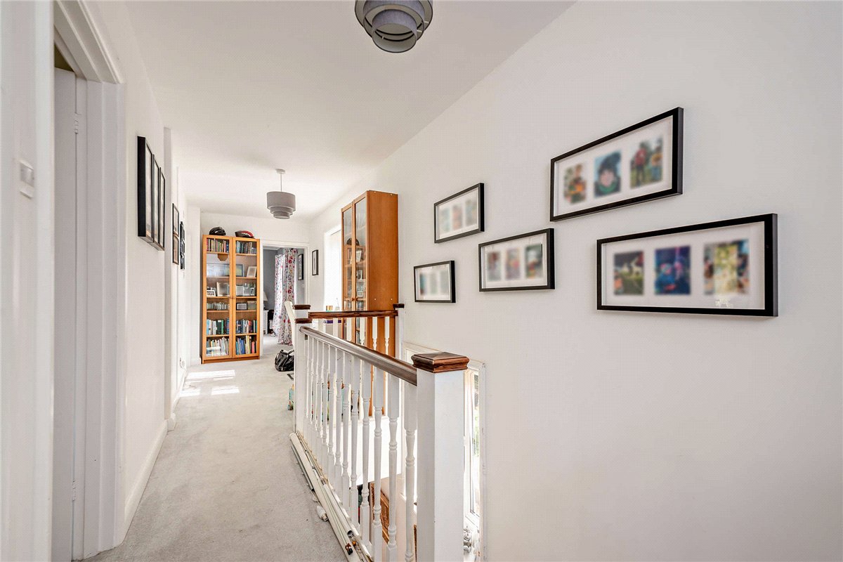 4 bedroom House, George Street, Kingsclere, RG20 - Available, Image 11