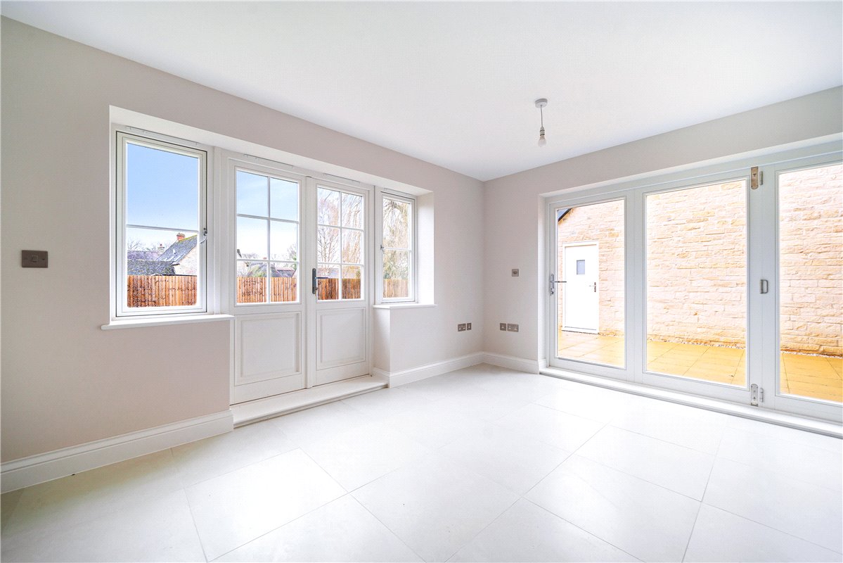 4 bedroom House, Southfields, Weston-on-the-Green, OX25 - Sold, Image 4