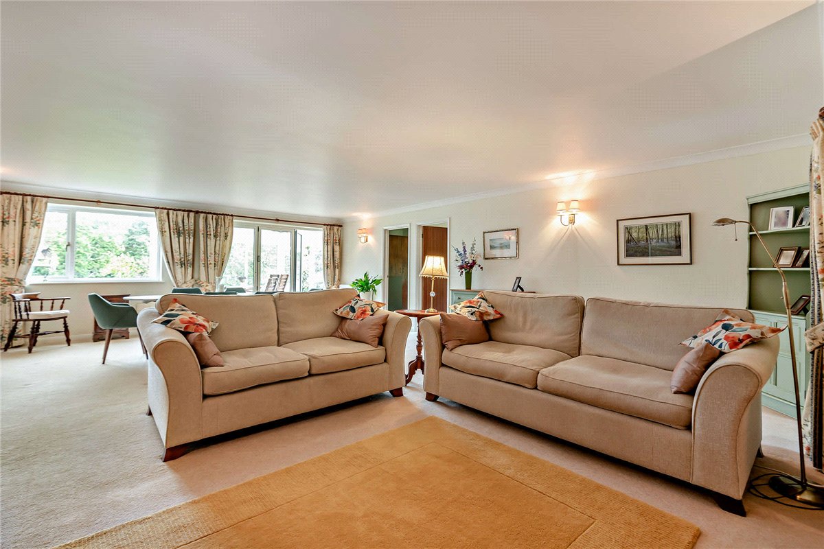5 bedroom Bungalow, Long Grove, Upper Bucklebury, RG7 - Available, Image 13