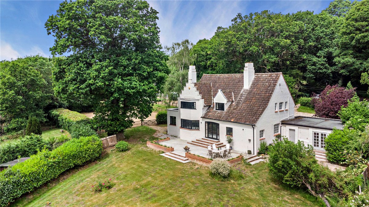 4 bedroom House, Bishops Green, Newbury, RG20 - Sold STC
