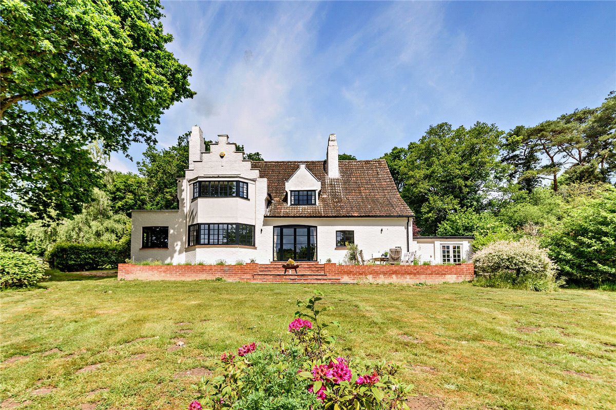 4 bedroom House, Bishops Green, Newbury, RG20 - Available