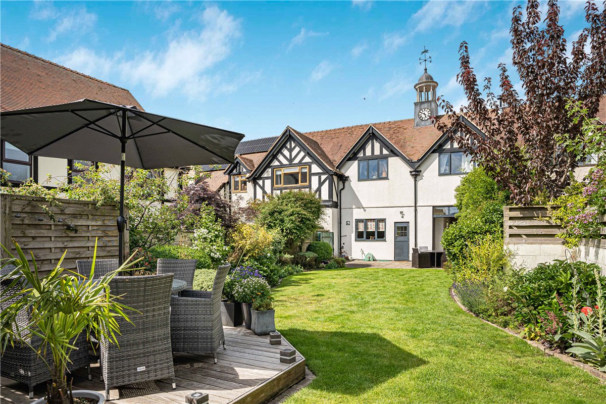 4 bedroom House, Russley Park, Baydon, SN8 - Available