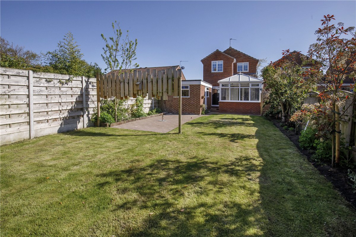 3 bedroom House, Highlands Avenue, Strensall, YO32 - Available, Image 1