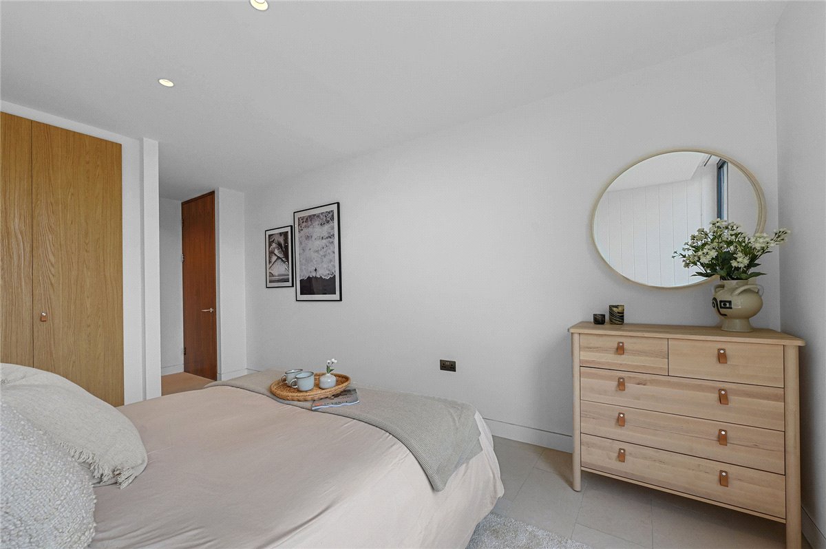 3 bedroom Flat, Latitude House, Oval Road, NW1 - Available, Image 10