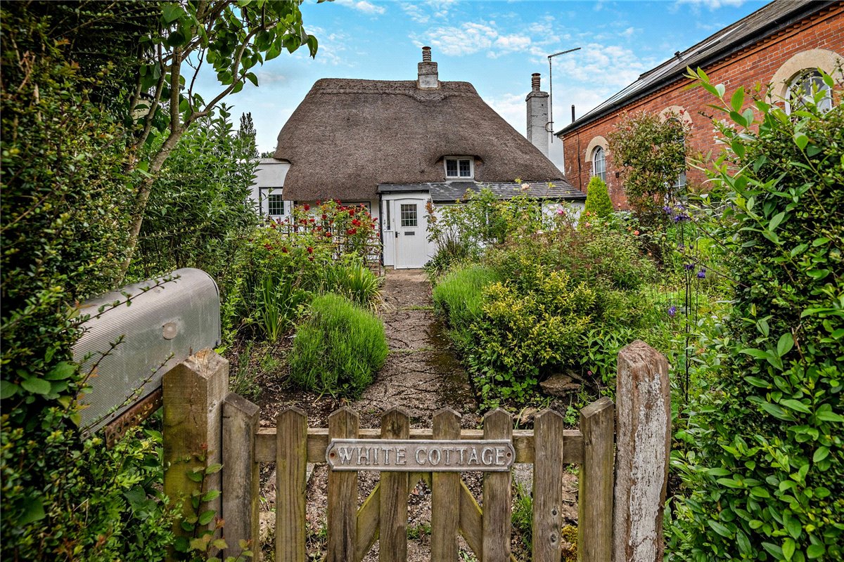 1 bedroom House, The Thicket, Leckhampstead, RG20 - Sold, Image 12