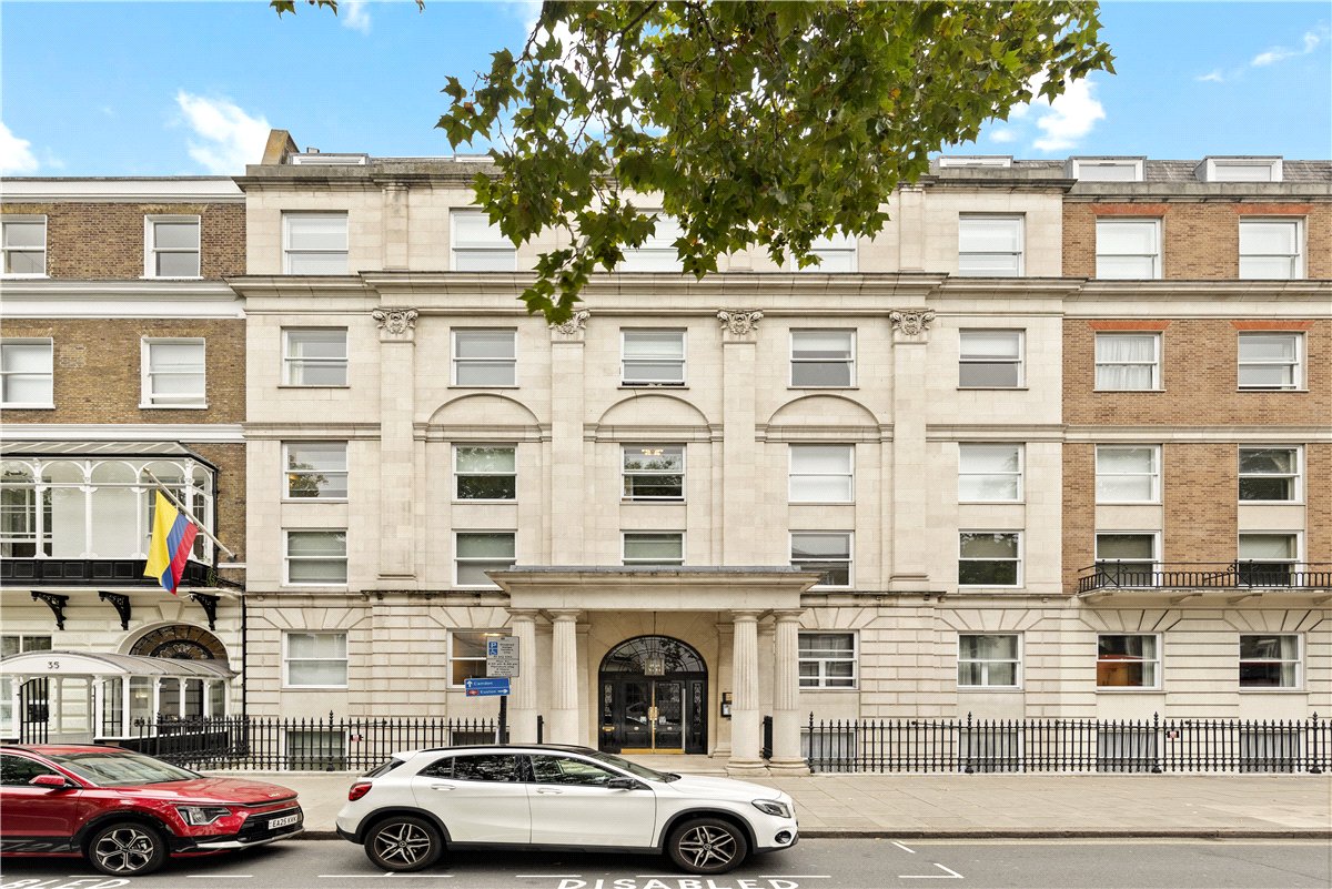 2 bedroom Flat, Portland Place, Marylebone, W1B - Available, Image 4