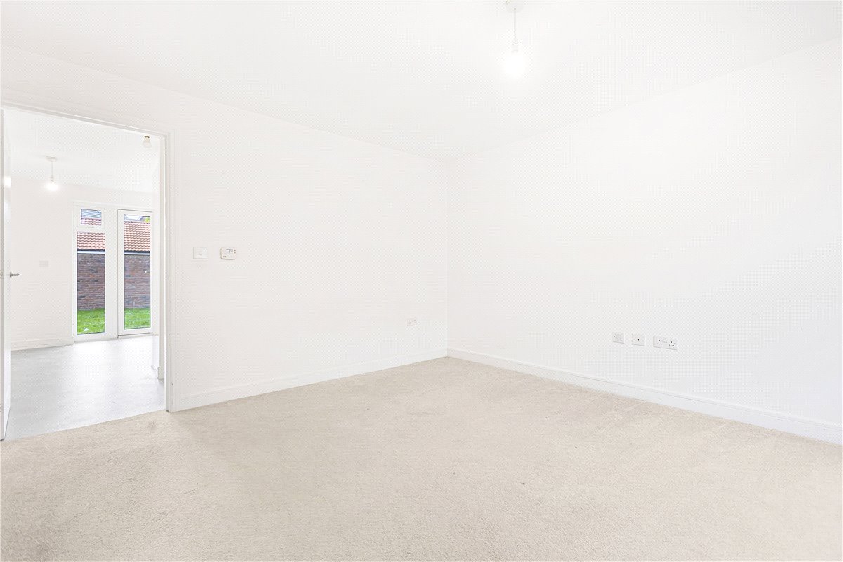 3 bedroom House, Diamond Drive, Didcot, OX11 - , Image 3
