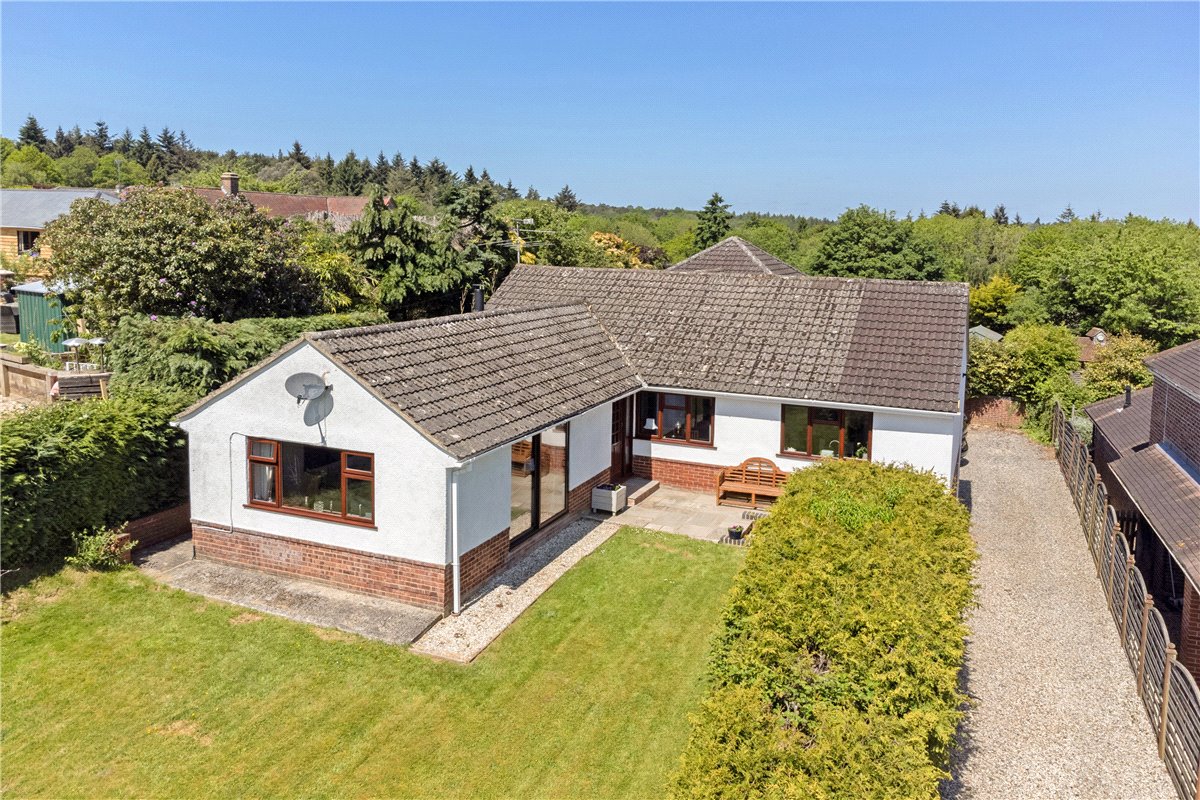 4 bedroom Bungalow, Bucklebury Alley, Cold Ash, RG18 - Available, Image 1