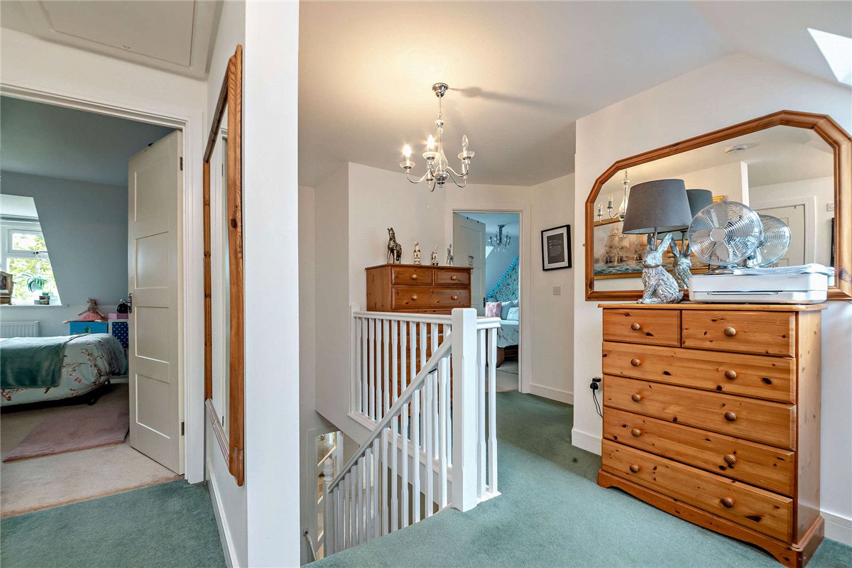 4 bedroom House, Edwards Hill, Lambourn, RG17 - Available, Image 11