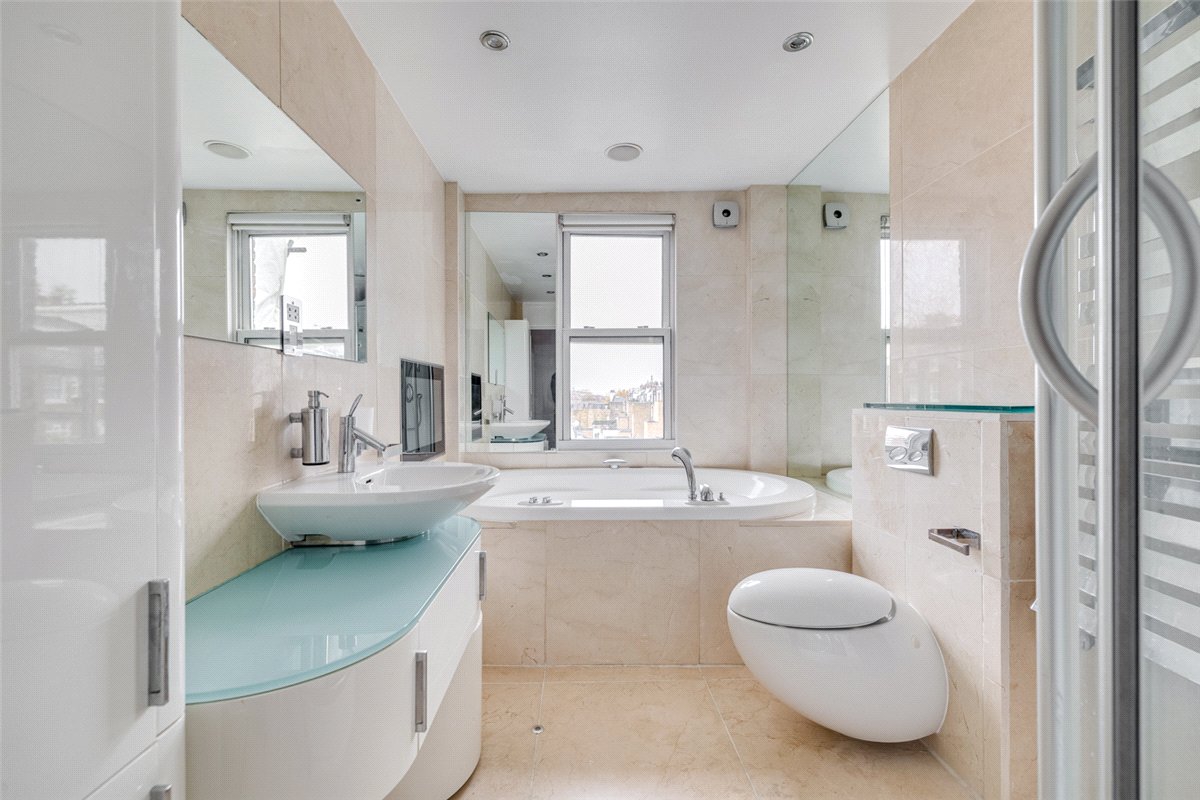 3 bedroom Flat, Ennismore Gardens, Knightsbridge, SW7 - Available, Image 17