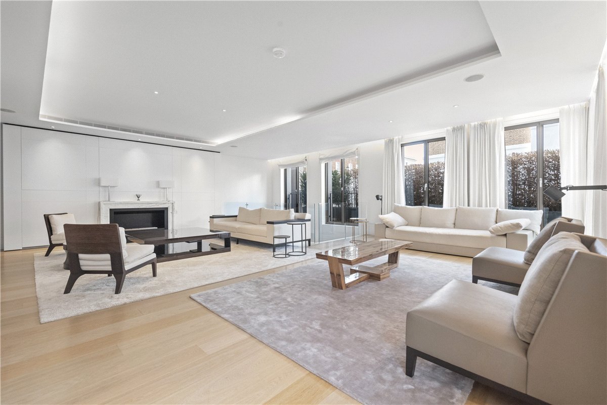 4 bedroom Flat, Chelsea Manor Street, Chelsea, SW3 - Available, Image 1