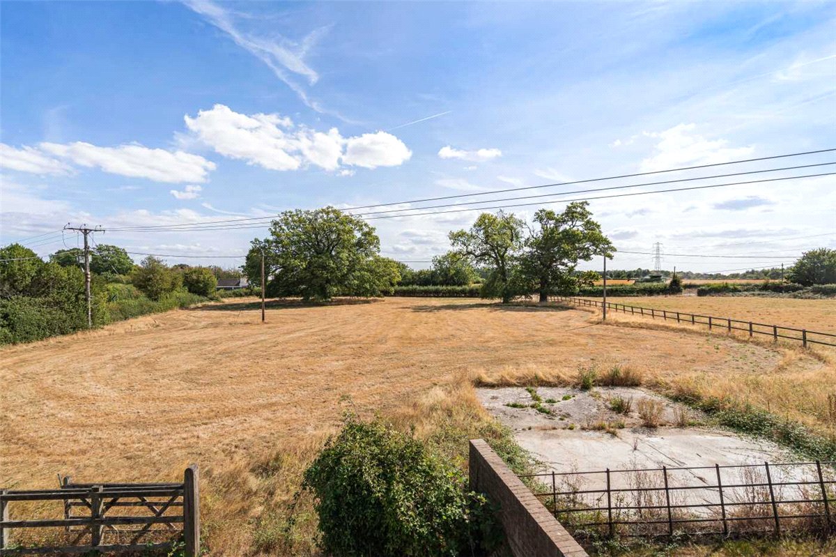 4 bedroom House, Kings Lane, South Heath, HP16 - Available, Image 14