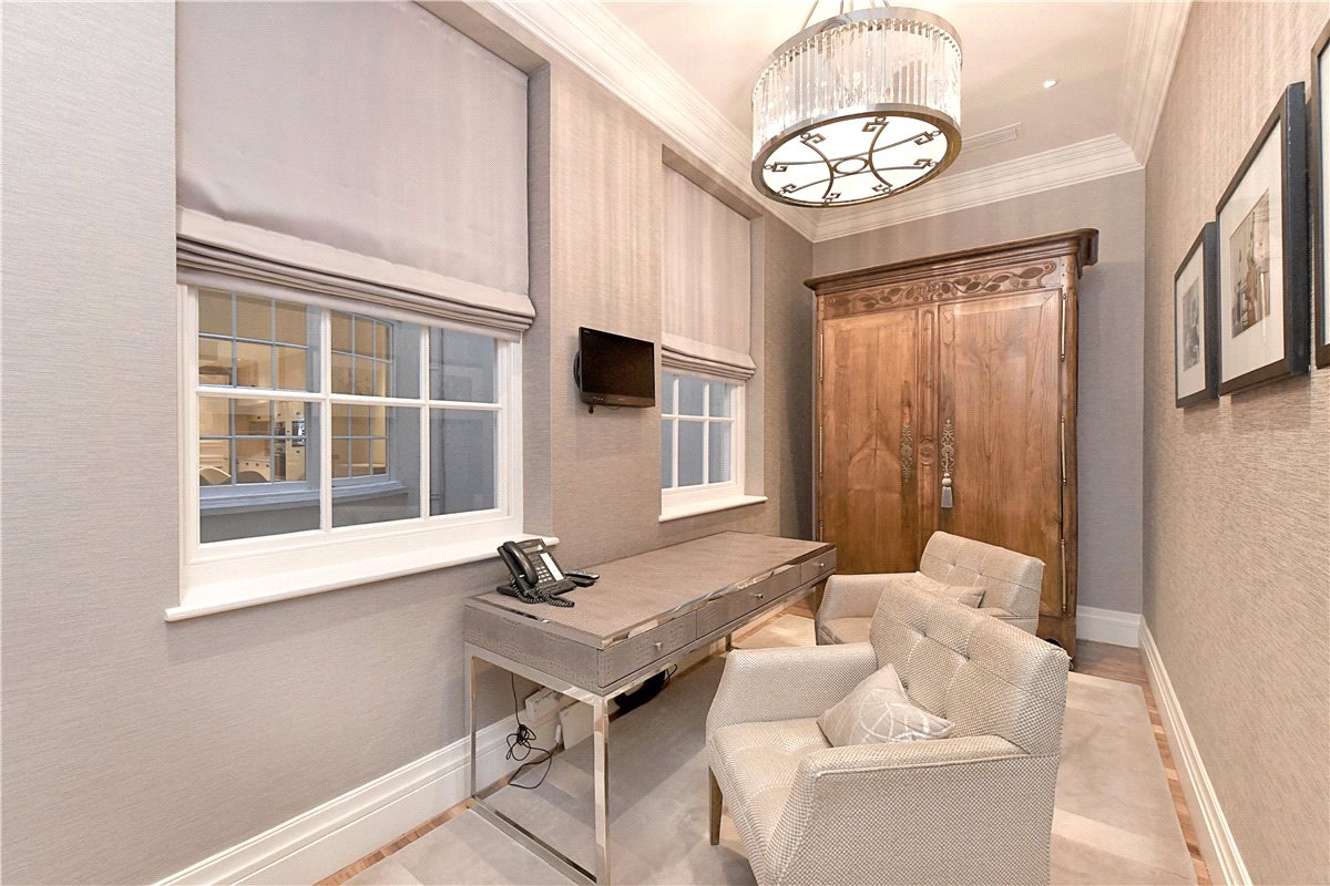 4 bedroom Flat, Upper Grosvenor Street, Mayfair, W1K - Available, Image 19