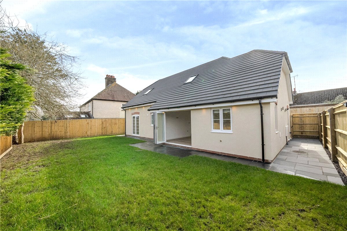 3 bedroom House, Elcot Lane, Marlborough, SN8 - Available, Image 9