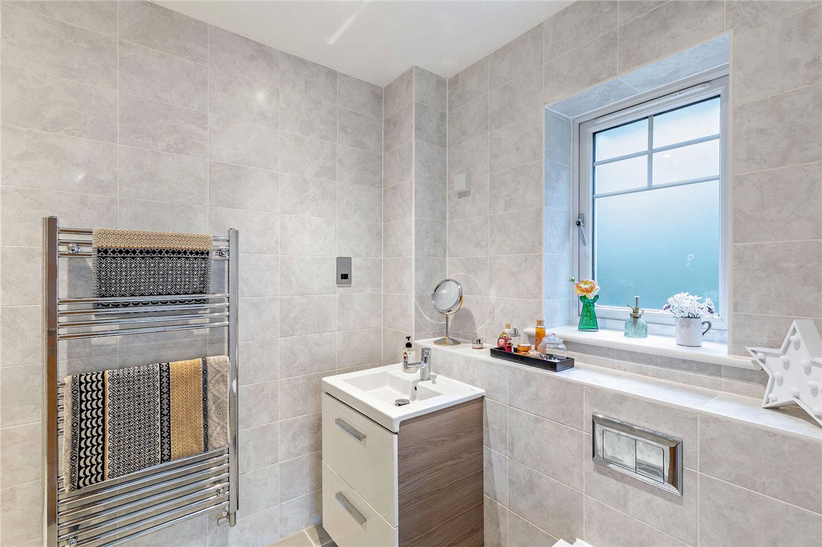 5 bedroom House, The Dolmans, Shaw, RG14 - Sold, Image 6