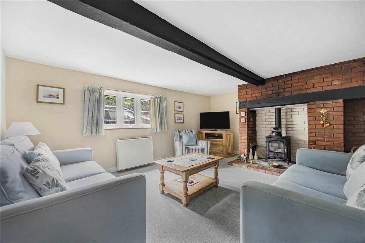 3 bedroom House, Brook Street, Great Bedwyn, SN8 - Available
