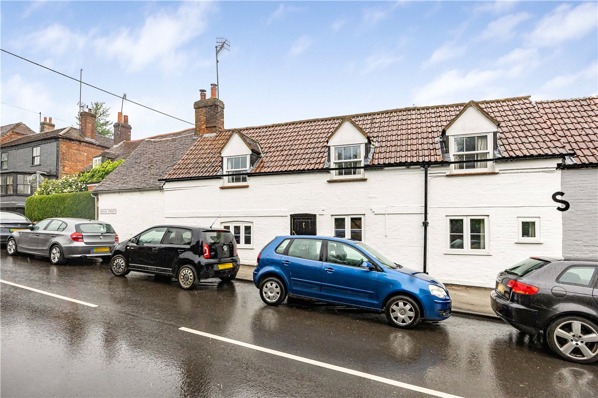 3 bedroom House, Brook Street, Great Bedwyn, SN8 - Available
