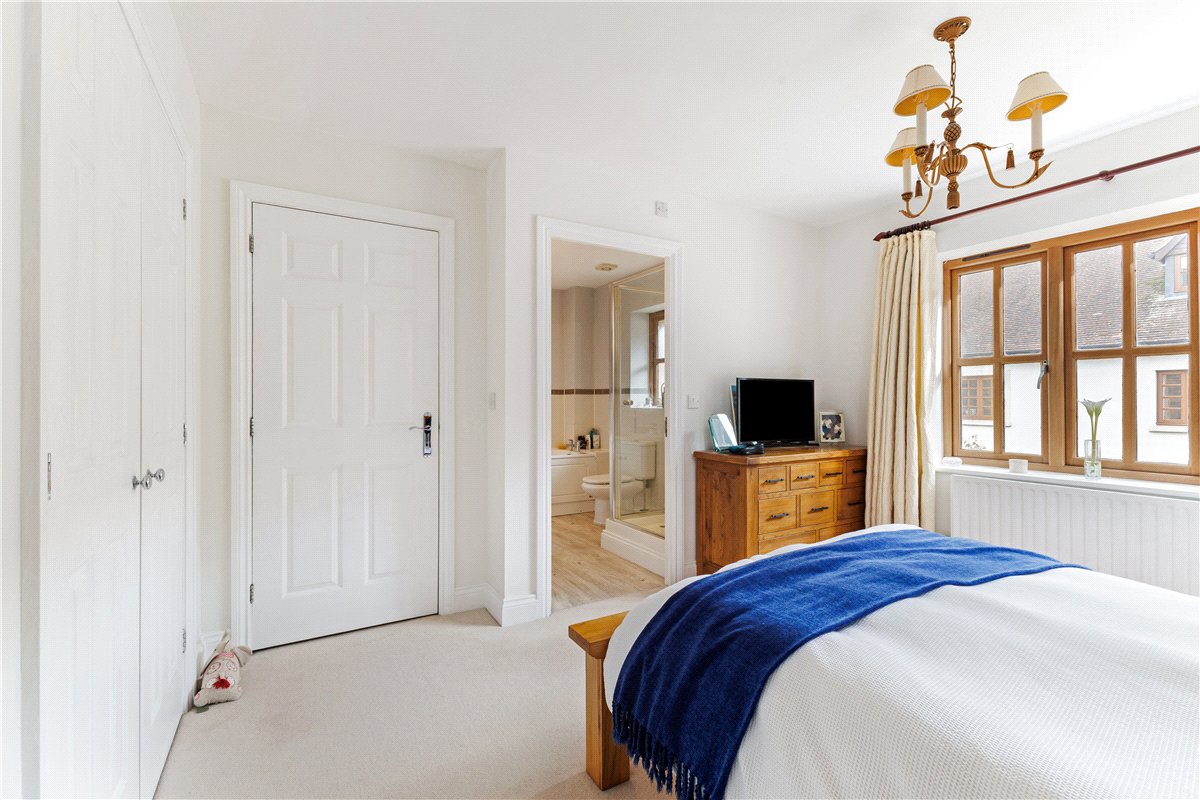 4 bedroom House, Cromwell Court, Marlborough, SN8 - Sold STC, Image 7