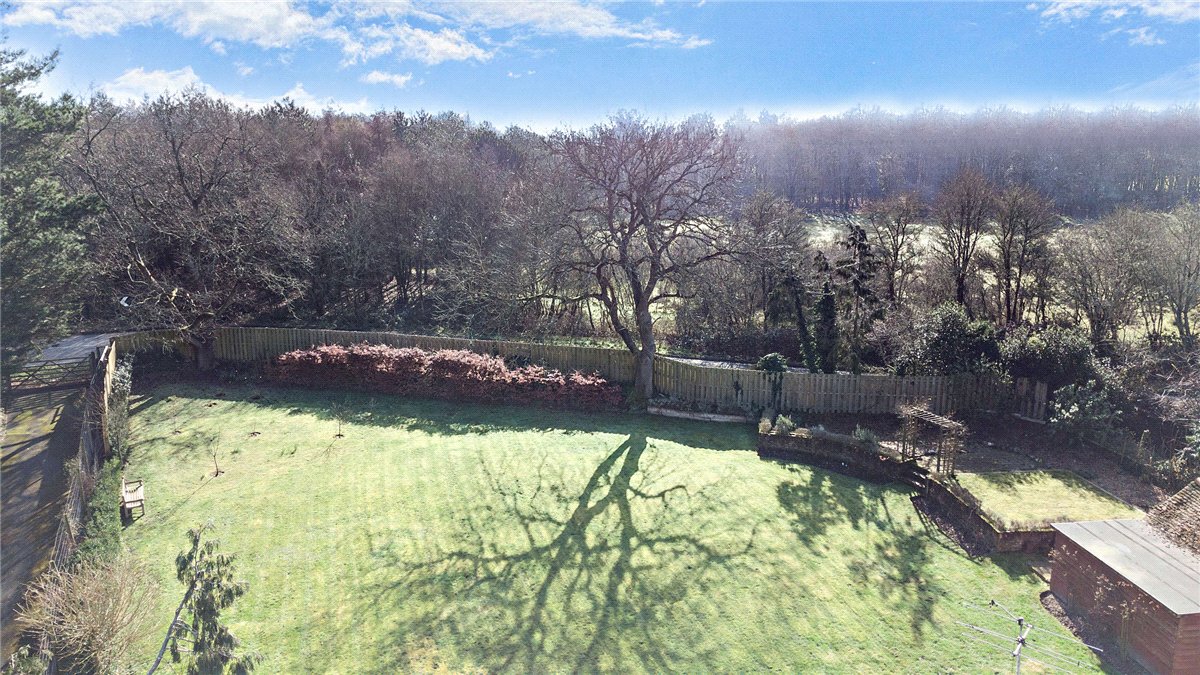 5 bedroom House, Burys Bank Road, Crookham Common, RG19 - Available, Image 32