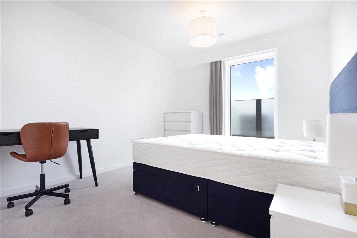 2 bedroom Flat, Heartwell Avenue, London, E16 - Available, Image 16