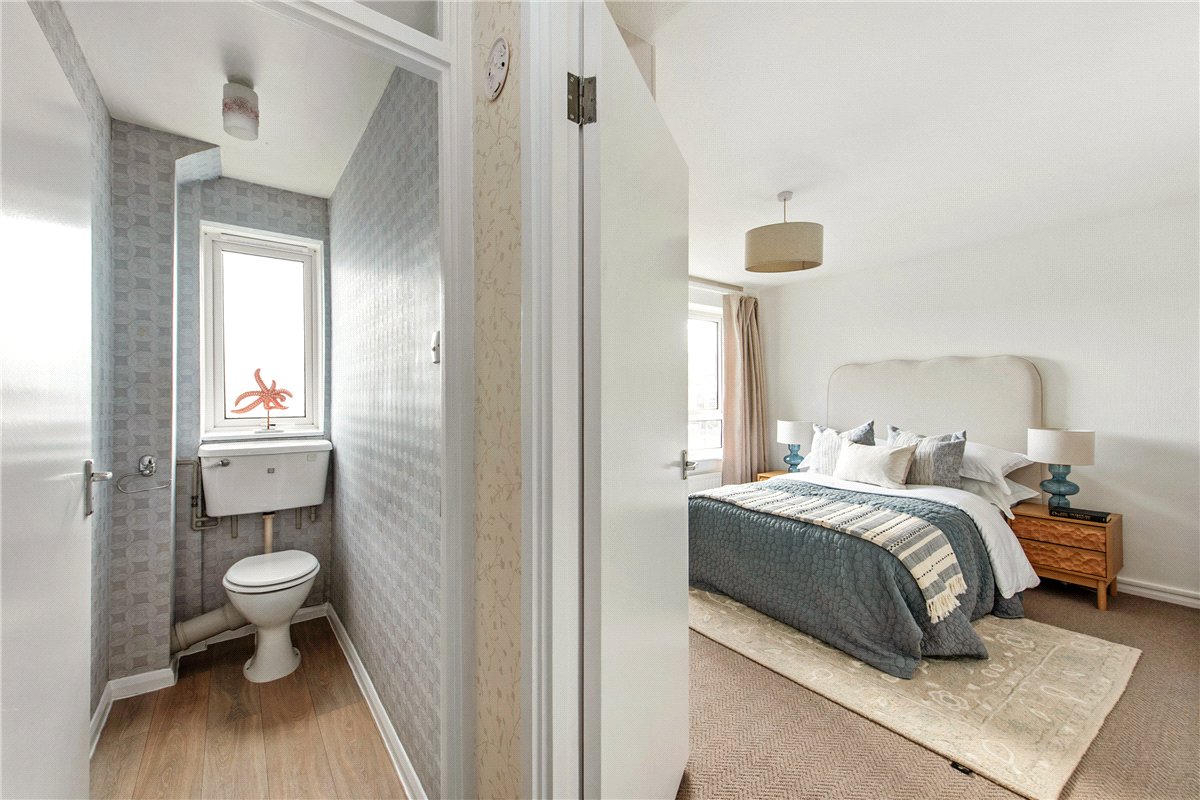 2 bedroom House, Hunter Close, London, SW12 - Available, Image 12