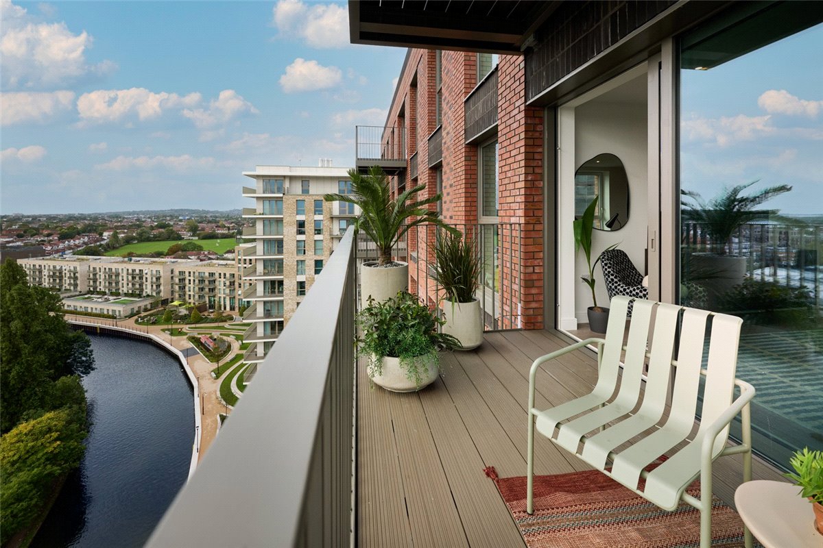 3 bedroom Flat, Grand Union, Beresford Avenue, HA0 - Available, Image 7