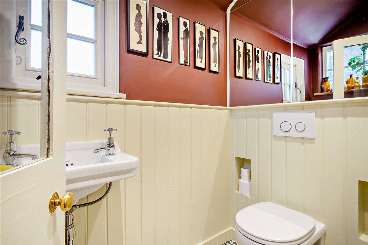 2 bedroom House, Wellington Square, Harrogate, HG2 - Available, Image 2