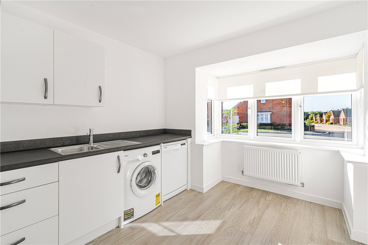 3 bedroom House, Sparrowhawk Crescent, Wootton, NN4 - Available, Image 3