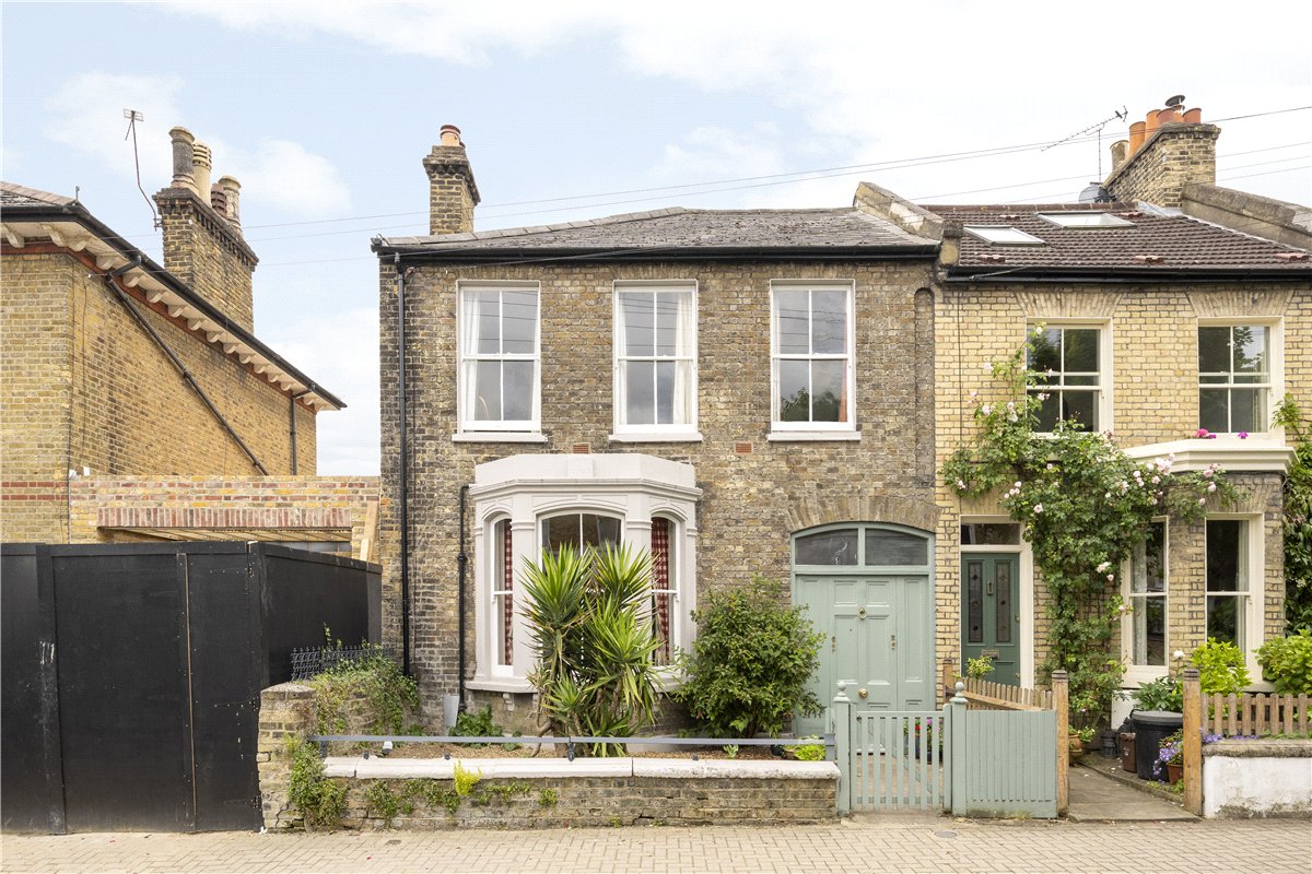 3 bedroom House, Bellevue Village, Wandsworth Common, SW17 - Available