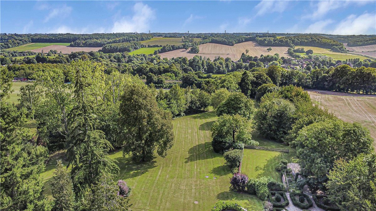 6 bedroom House, Chalk Lane, Hyde Heath, HP6 - Available, Image 7