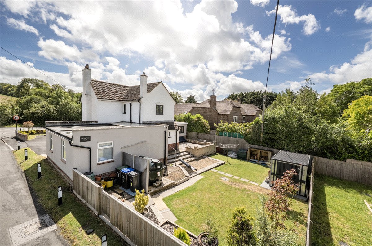 3 bedroom House, Main Road, Cherhill, SN11 - Available, Image 11